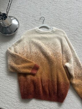 Urban Revivo -Ombre Cozy Crewneck Sweater in Cream, Tan & Rust